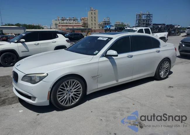 WBAKX8C59BC198179: 52796825