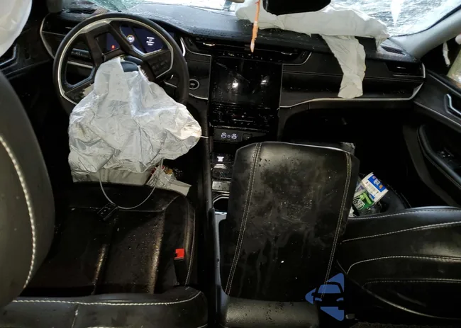 1C4RJKBG0P8829883: 52495535