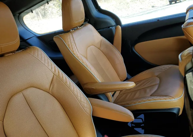 2C4RC3PG3NR180381: 50903115