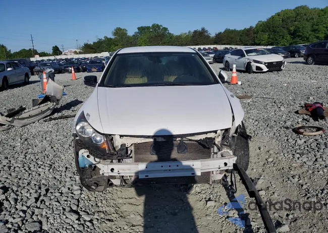 1HGCP2F65BA017035: 54850545