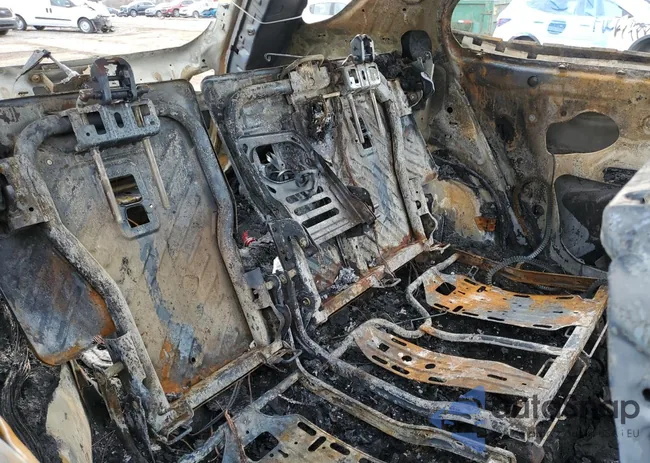 2GNAXHEV6KL249290: 52903295