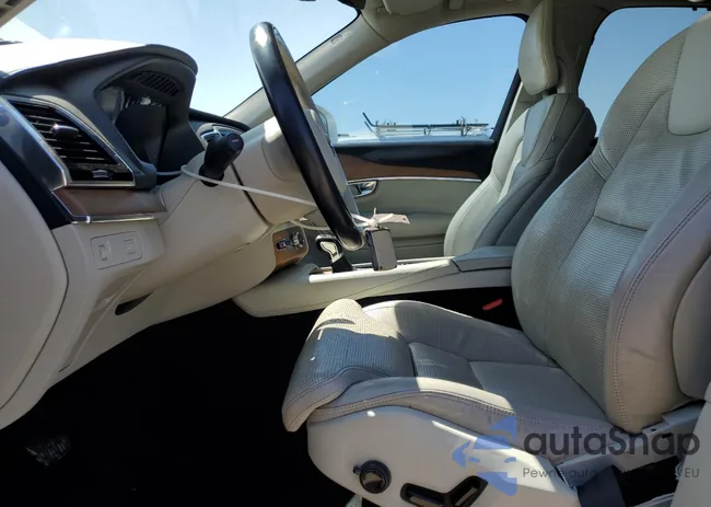 YV4A22PL7G1050888: 52380975