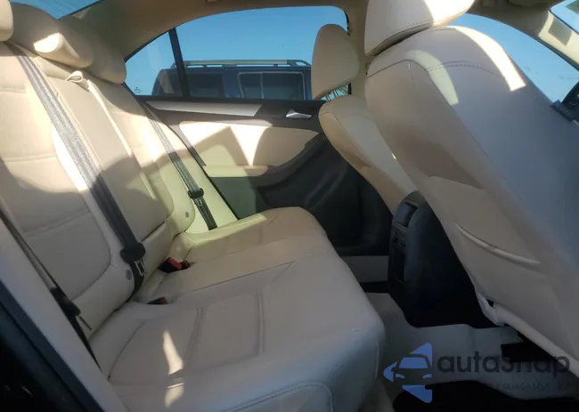 3VWDP7AJ4DM398908: 57707775