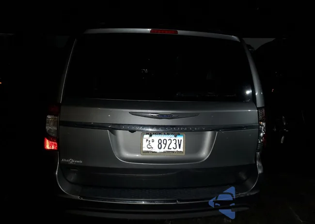 2C4RC1CGXGR126864: 58100945