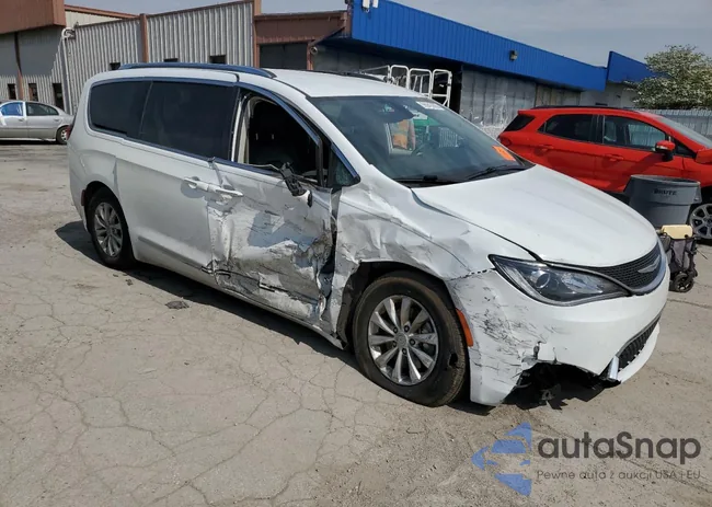 2C4RC1BG8JR210917: 55945665