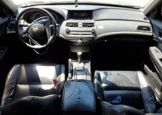 1HGCP2F63CA097470: 58352435