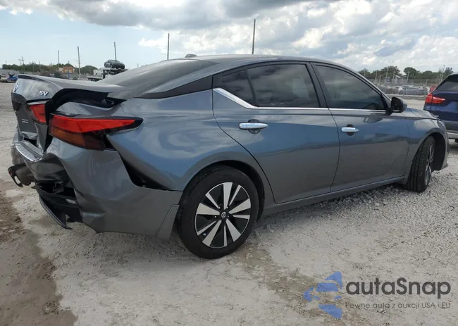 1N4BL4DV2NN367107: 56558085