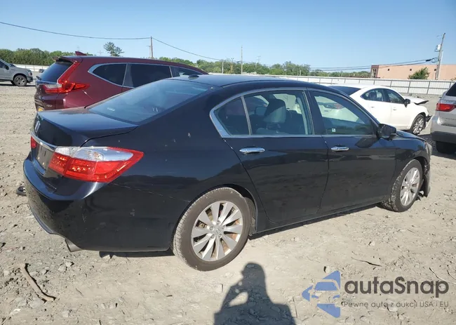 1HGCR2F82FA030052: 57631975