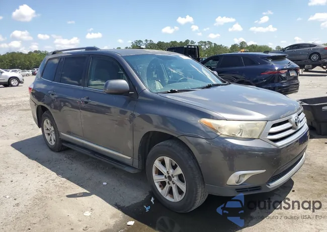 5TDBK3EH1CS121981: 56840115