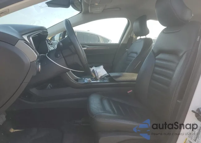 3FA6P0LU5HR409567: 55444135