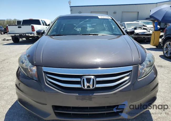 1HGCP2F85BA105956: 56255105