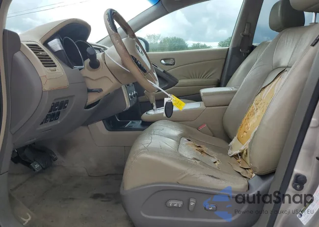 JN8AZ18U09W028256: 56909635