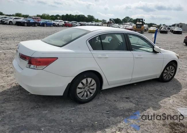 1HGCP2F33BA093200: 57176465