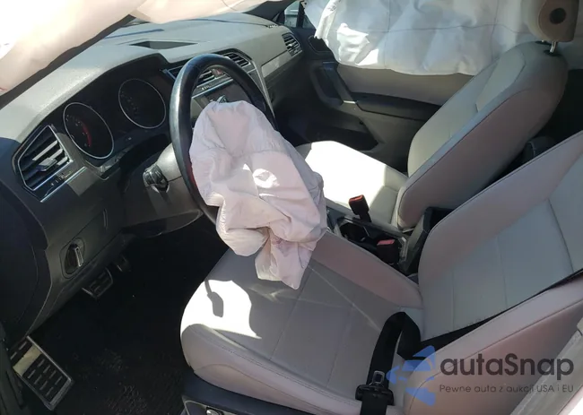 3VV2B7AX9JM205260: 57616545