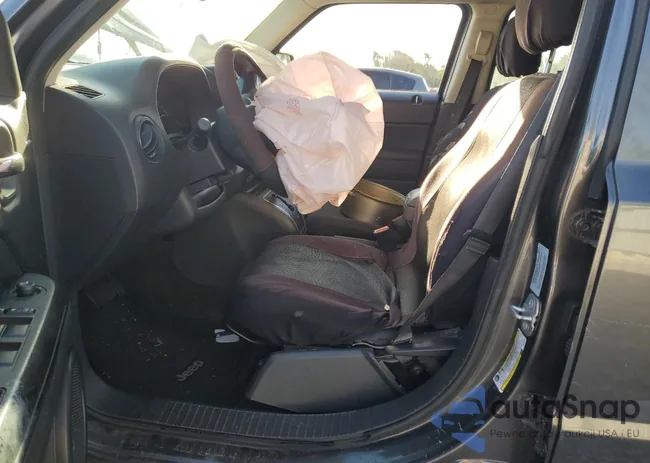 1C4NJPBA9GD560393: 62132155