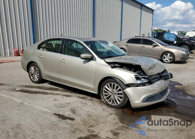 3VWDX7AJ9DM232772: 61648835