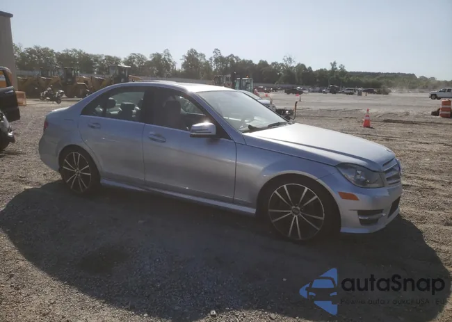 WDDGF4HBXDA775079: 61615805