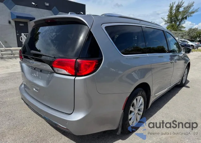 2C4RC1BG8KR561280: 62908365