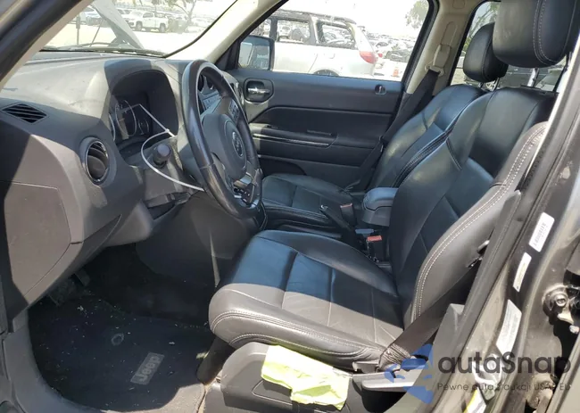 1C4NJPCB7DD174669: 59312675