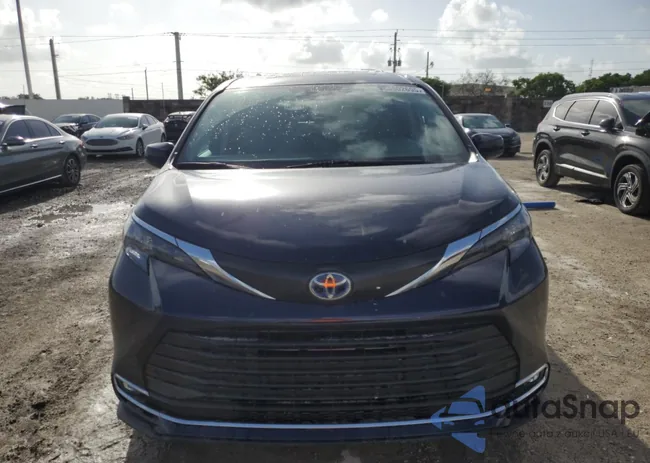 5TDYRKEC3RS182813: 60802695