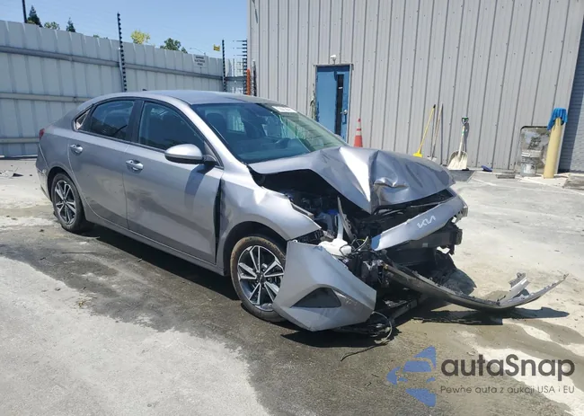 3KPF24AD8PE556653: 59768195