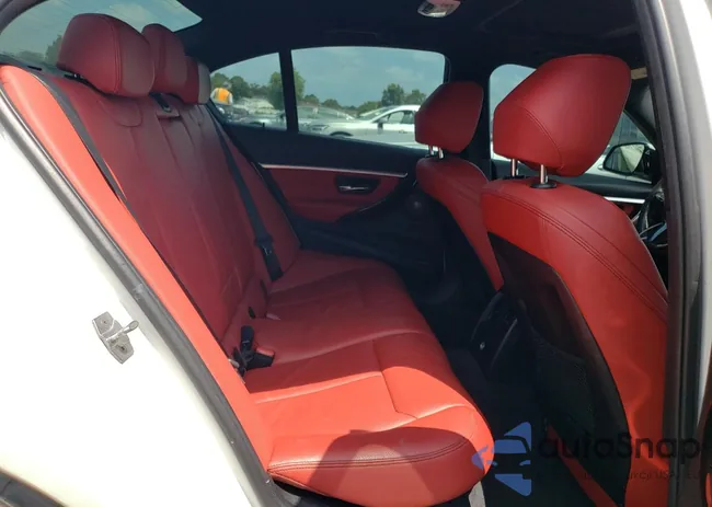 WBA8B7G55JNU94901: 61486725