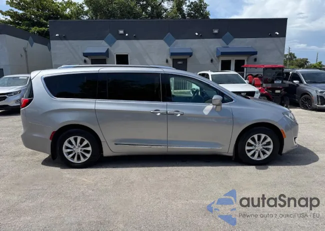 2C4RC1BG8KR561280: 62908365