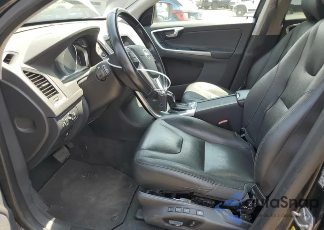 YV426MDBXF2587876: 60887925