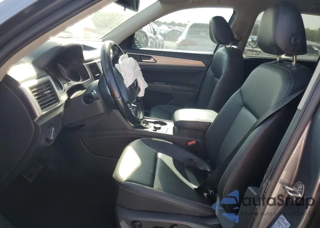 1V2KR2CA7JC538403: 60320965