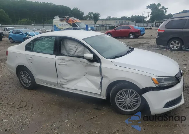 3VWD17AJ5EM365810: 60676755