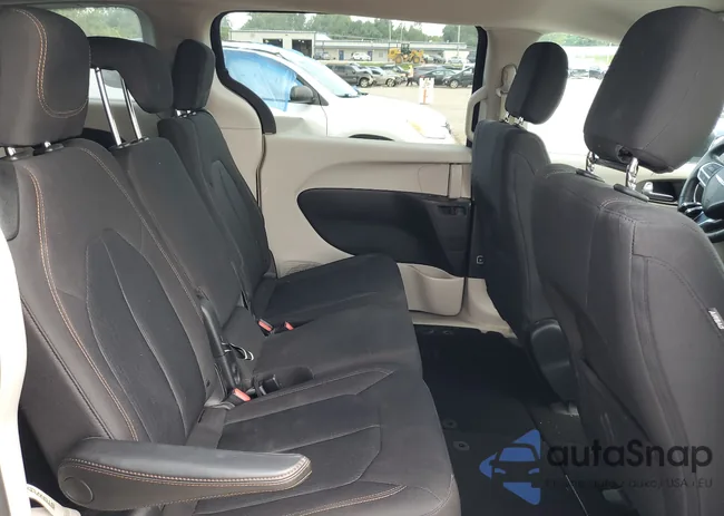 2C4RC1DG8HR525112: 64899244