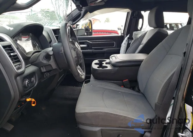 3C6UR5DJ6RG387483: 64294475