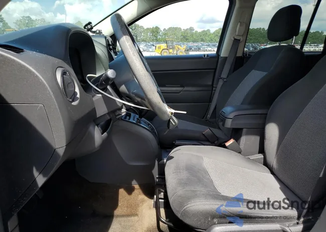 1C4NJCBA8GD811283: 64509875