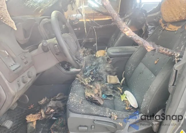 1GCHTCEN6K1210695: 64438285