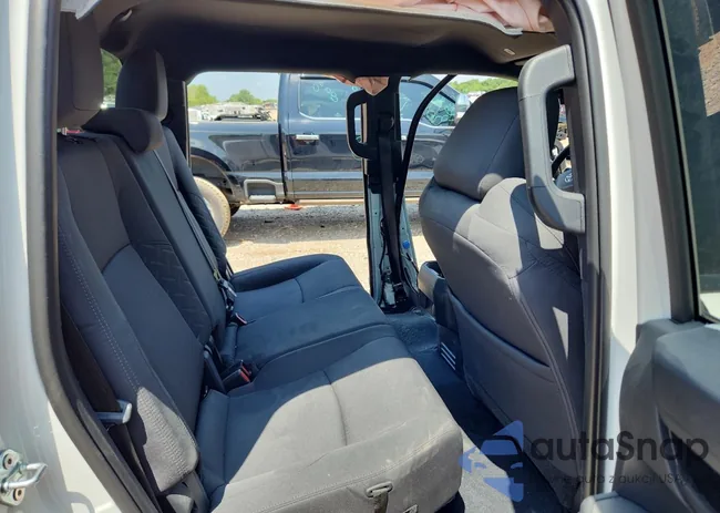 3TYLB5JN6RT040080: 63592565