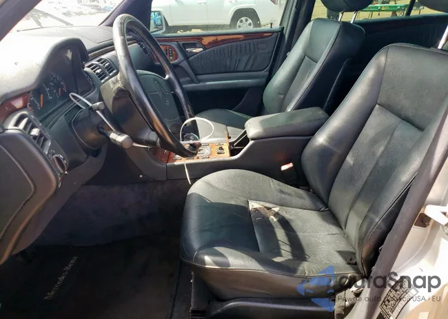 WDBJF70F2WA688441: 64204475