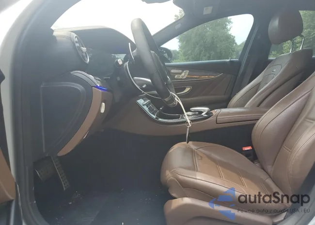 WDDZF8KB1KA553360: 63643575