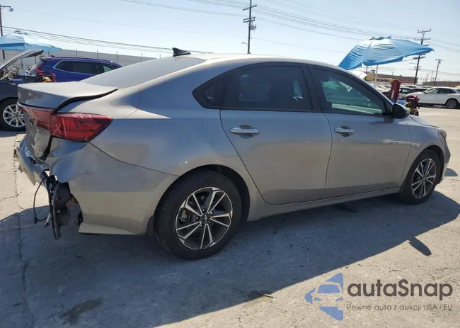 3KPF24AD1PE554842: 63435405