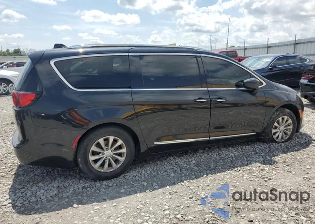 2C4RC1BG9JR120790: 64021065