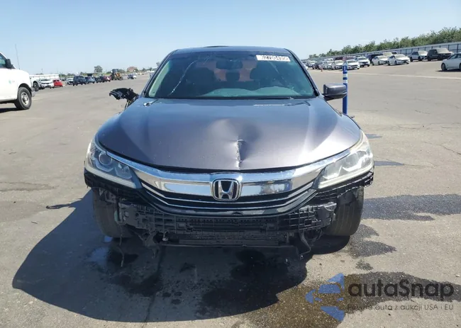 1HGCR2F83GA048593: 62700495