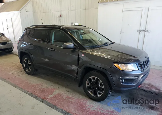 3C4NJDDB5JT419438: 64717975