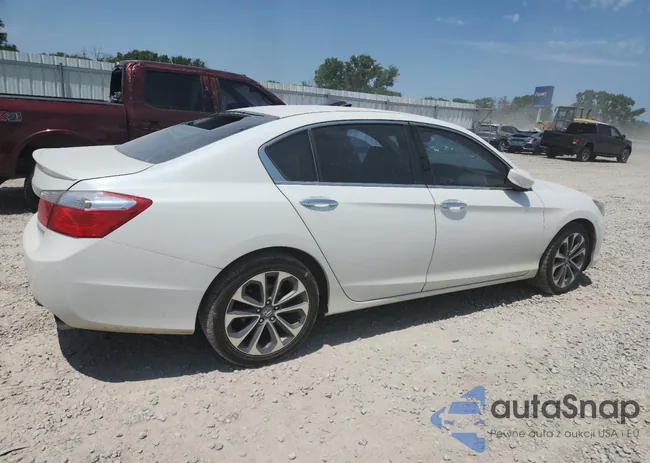 1HGCR2F52EA018097: 63982645