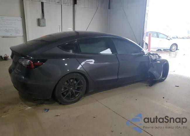 5YJ3E1EB0JF119457: 63880195