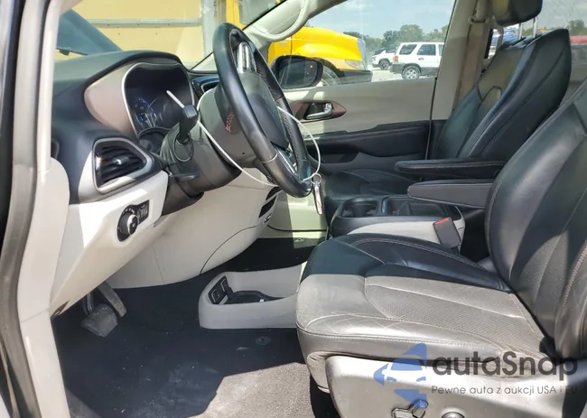 2C4RC1BG9JR120790: 64021065