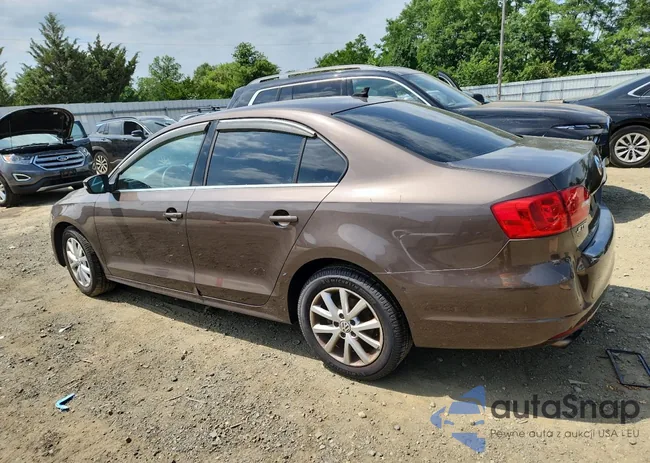 3VWD17AJ2EM393340: 66179285