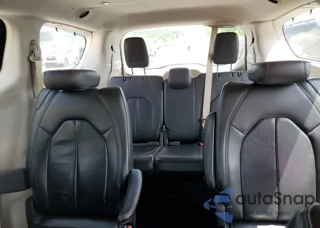 2C4RC1BG9JR120790: 64021065