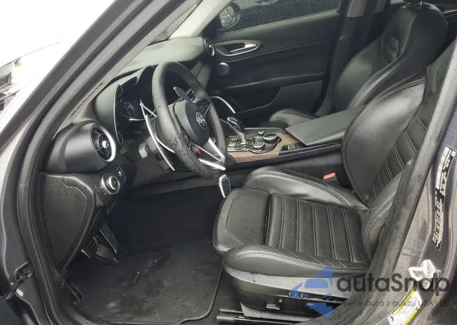 ZARFAECN9H7530827: 65714725