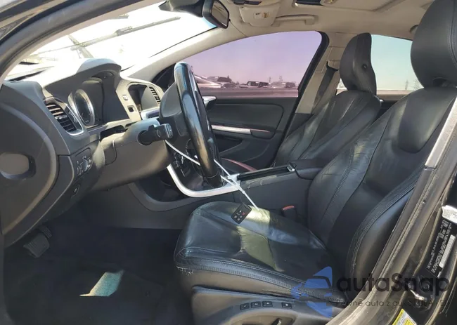 YV1612FS8D2194504: 64504345