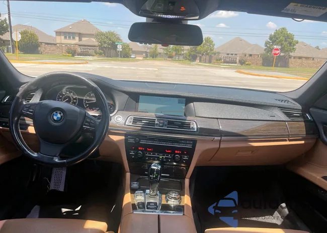 WBAKB8C58ACY64395: 63885205