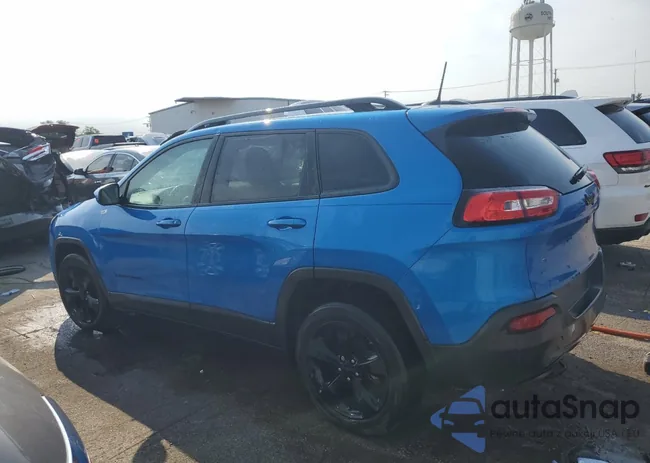 1C4PJLCB1JD618416: 69109544